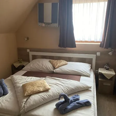Abszolut Es Panzio 3*