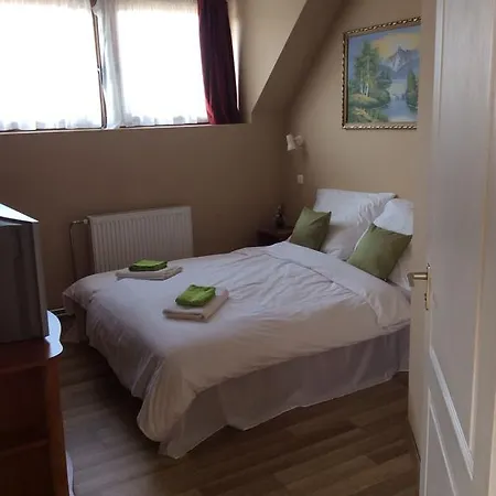 Abszolut Es Panzio Hotel Nyirbator