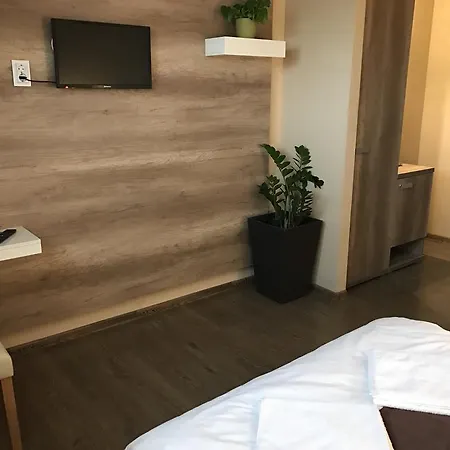 Abszolut Es Panzio 3* Nyirbator