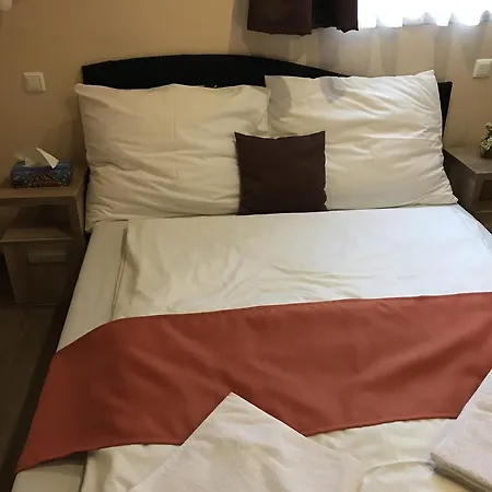 Abszolut Es Panzio 3*