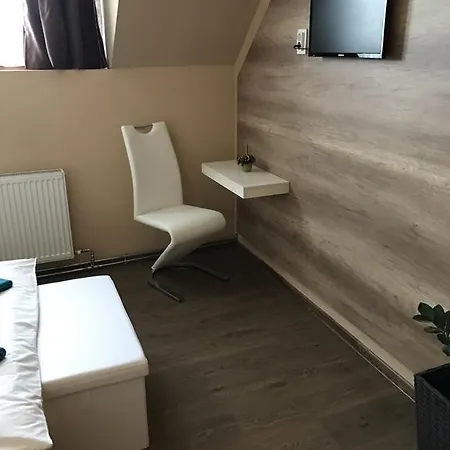 Abszolut Es Panzio Hotel