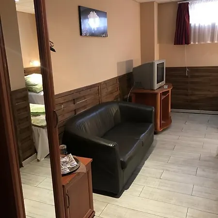 Abszolut Es Panzio Hotel