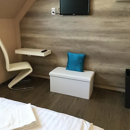 Abszolut Es Panzio 3*