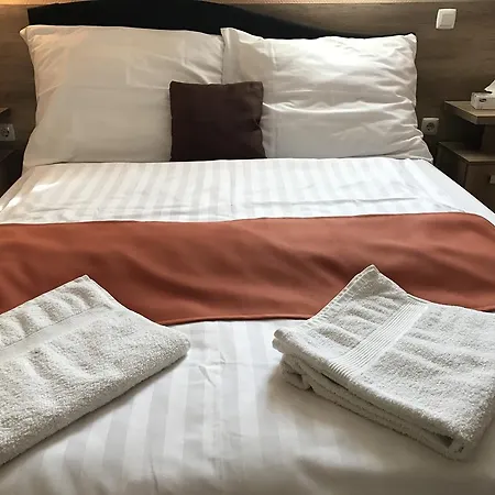 Hotel Abszolut Es Panzio