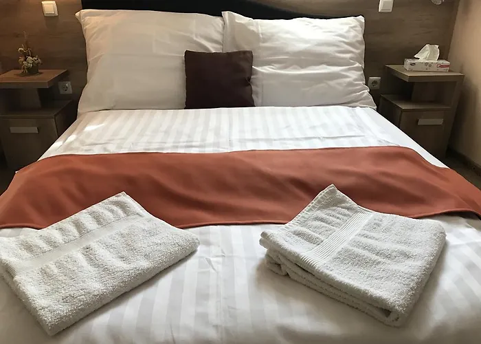 Hotel Abszolut Es Panzio